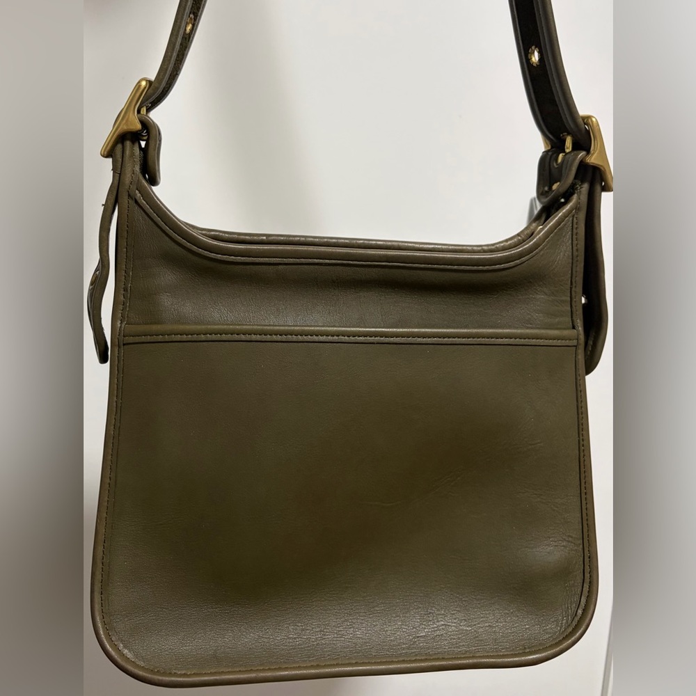 Authentic Vintage Coach Legacy Zip Bag 9966 in Loden Glove Tanned Leather 1998